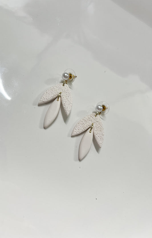 Pearl Dangle